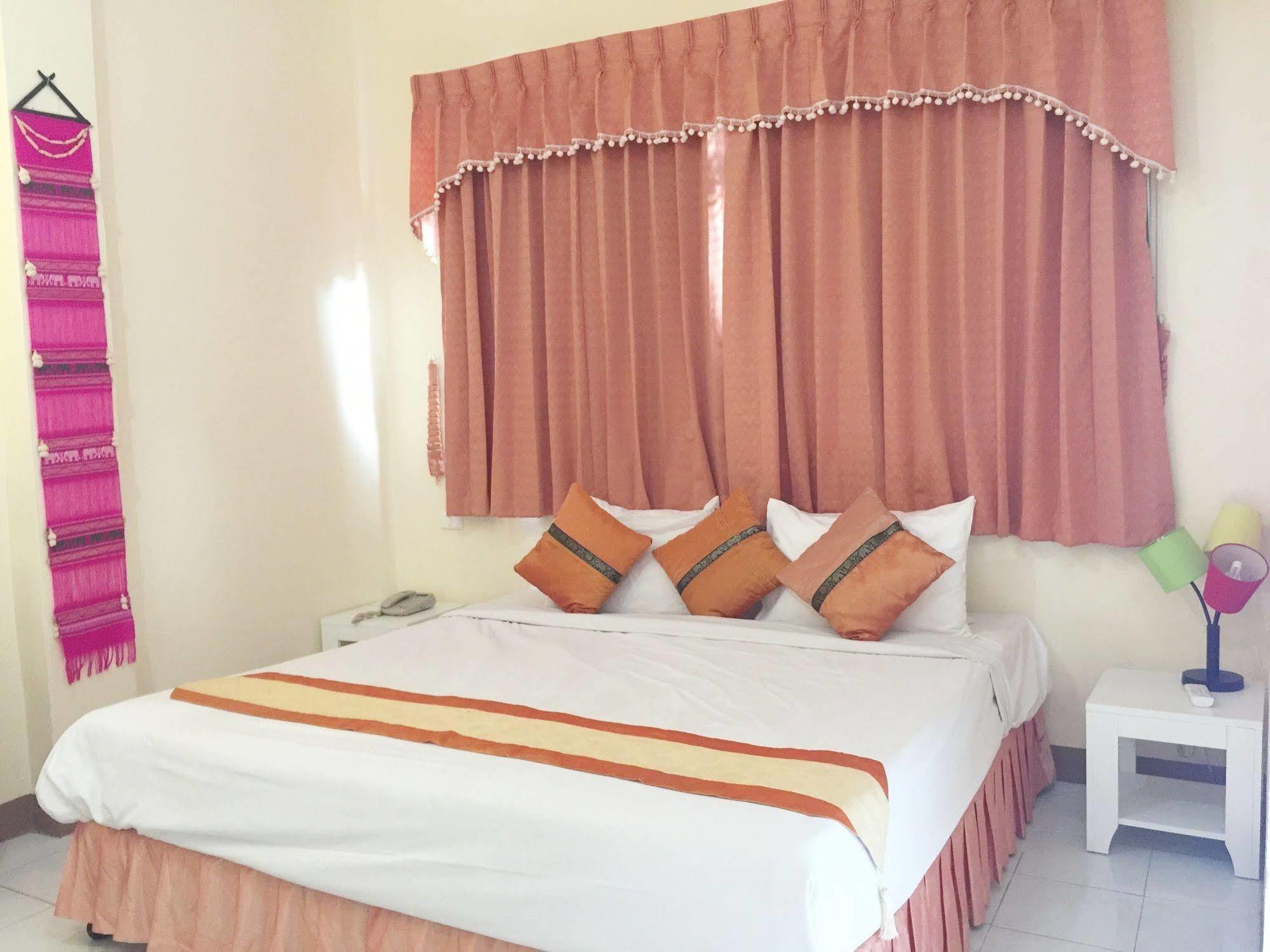 Oyo 1134 Baan Zarn Maison d'hôtes Patong